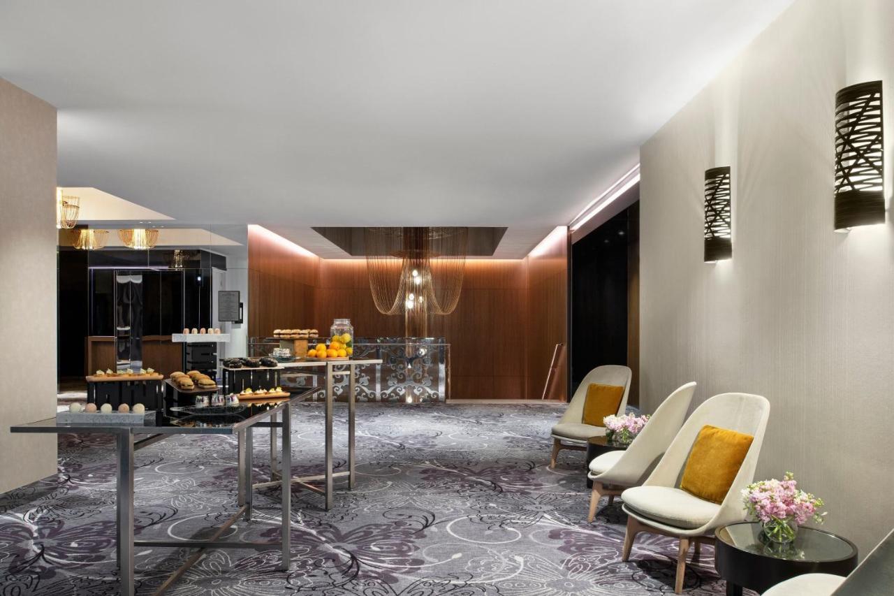 Sheraton Melbourne Hotel Екстер'єр фото The Lounge at the Westin Palace, Madrid