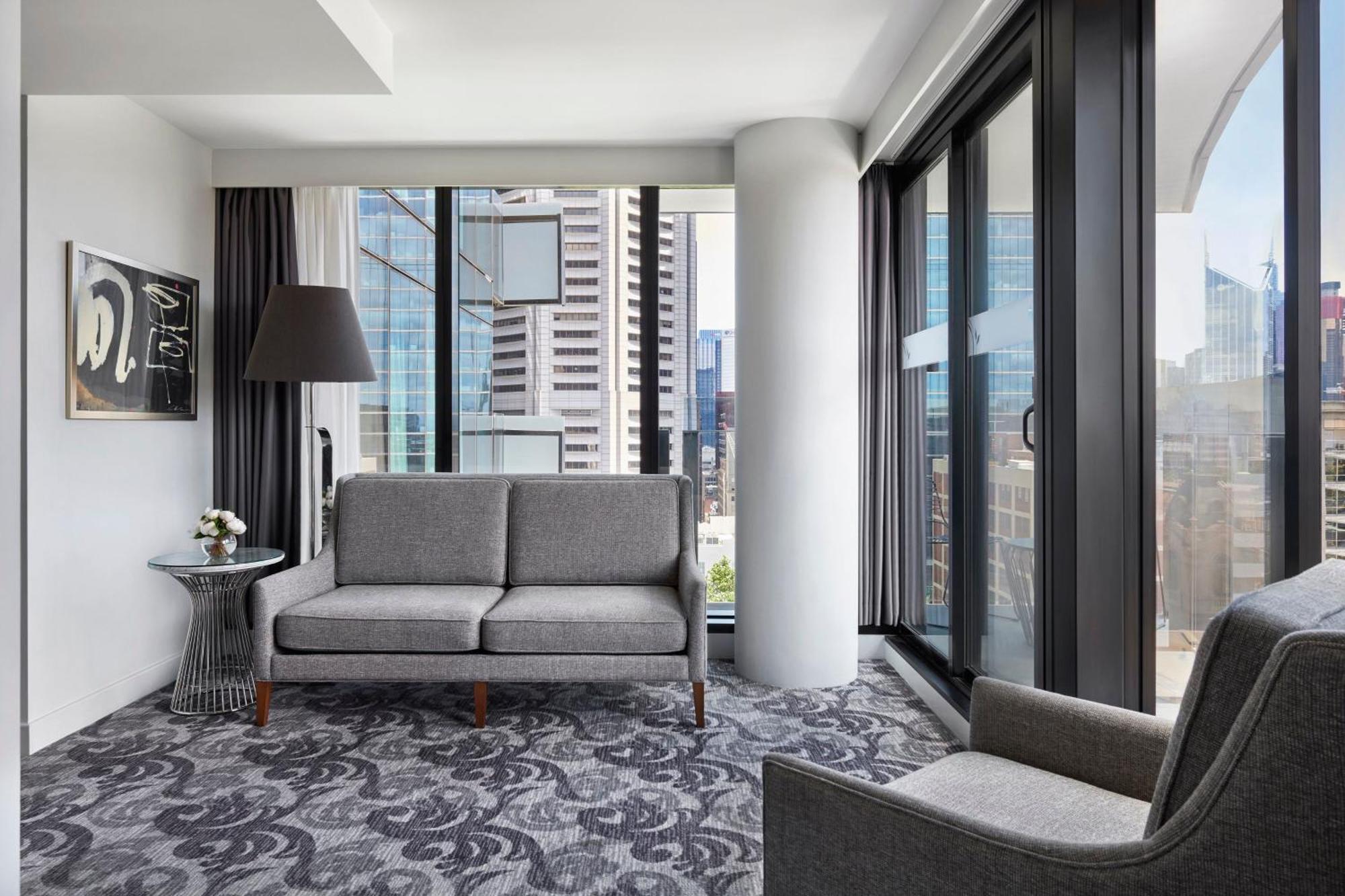 Sheraton Melbourne Hotel Екстер'єр фото A living room in a typical apartment