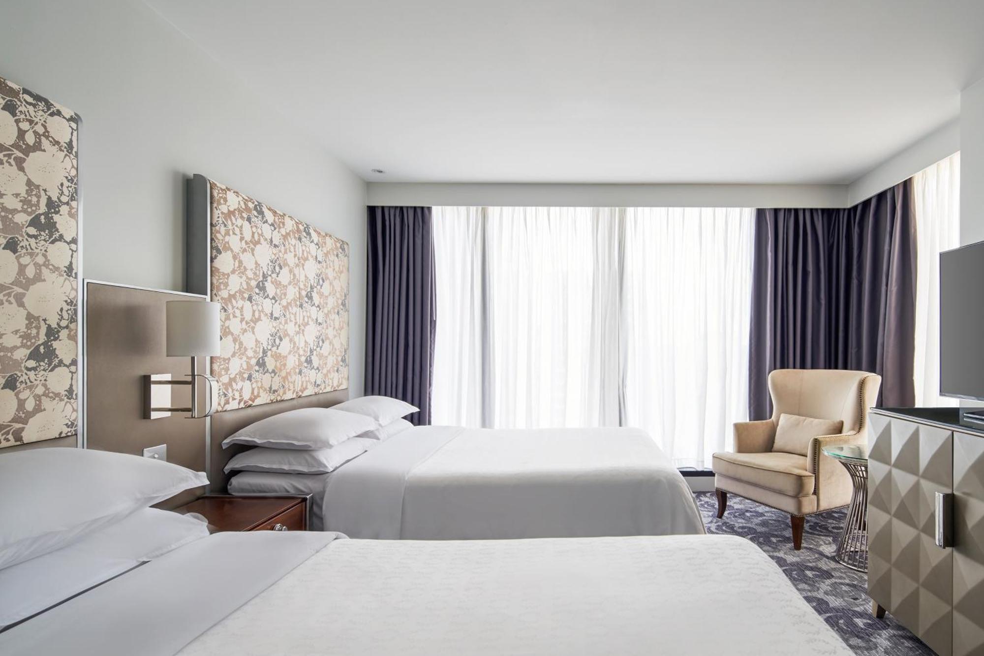 Sheraton Melbourne Hotel Екстер'єр фото A bedroom at the hotel
